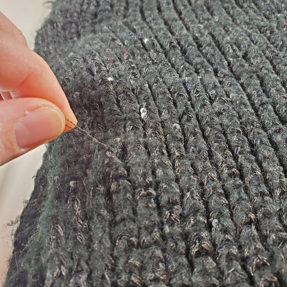 Black Knit Infinity Sequin Scarf - Picture 8 of 8